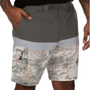 Realtree Hybrid Fishing Shorts, Size Large
